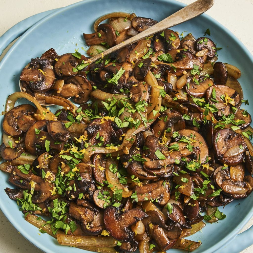 Simple sauteed mushrooms for steak