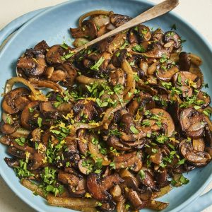 Read more about the article Simple sauteed mushrooms for steak